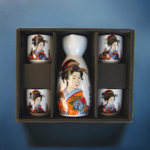 Gentle Geisha Sake Set – One Flask and Four Cups