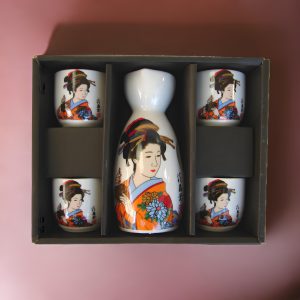 Gentle Geisha Sake Set – One Flask and Four Cups